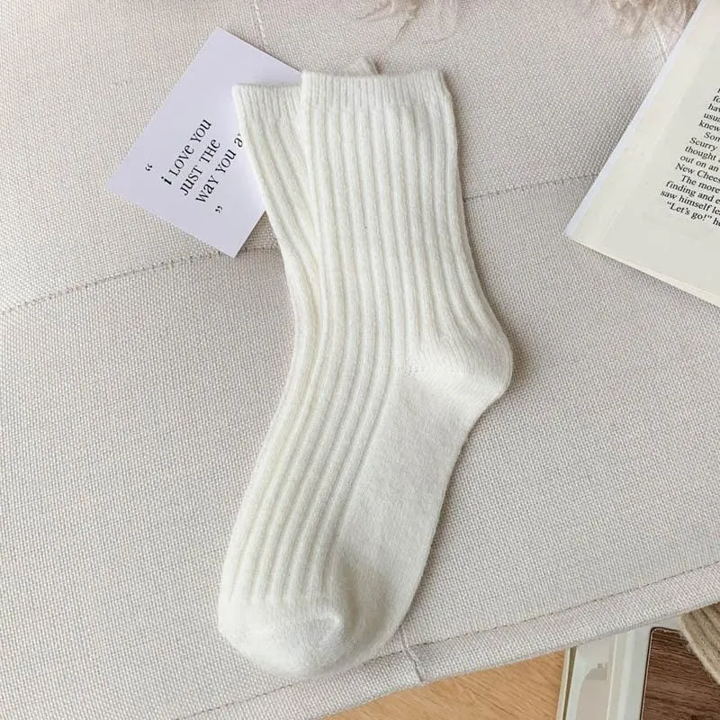 Elegant Cashmere Blend Women's Winter Socks Inspired by Japanese Style