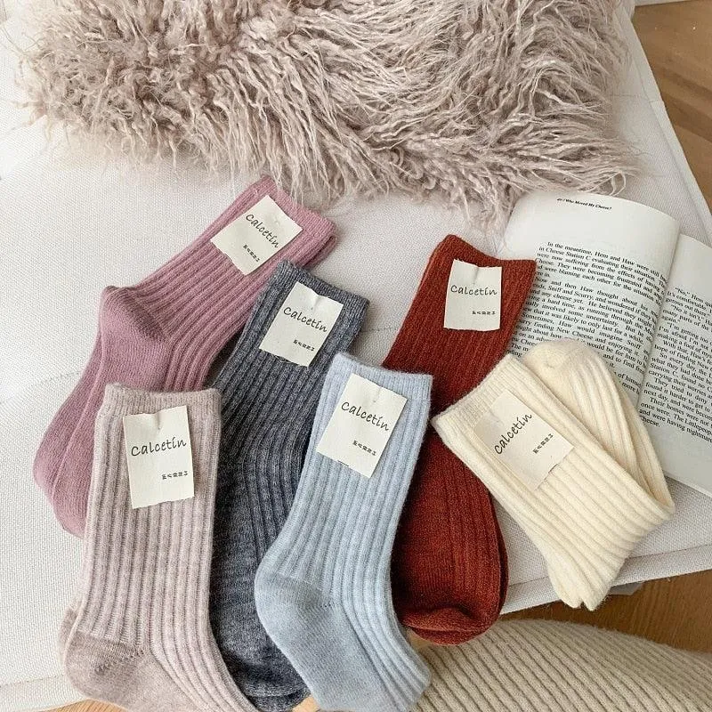 Elegant Cashmere Blend Women's Winter Socks Inspired by Japanese Style