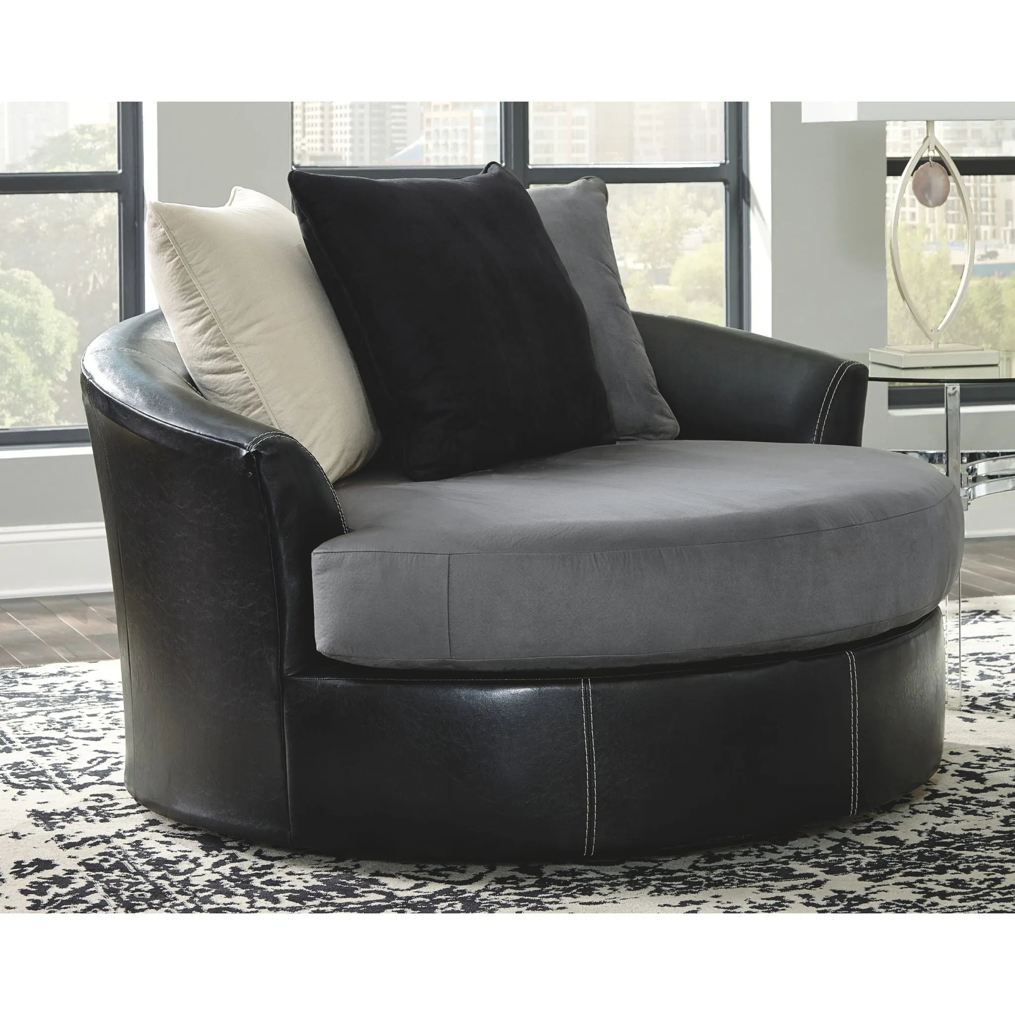 Jacurso Oversize Swivel Accent Chair